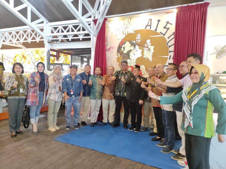 Usung Konsep Bernuansa Jepang, Kafe Aishiteru Diresmikan Wali Kota Bontang