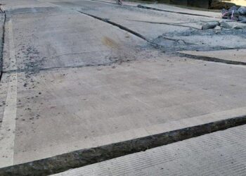 Jalan Poros Dondang Amblas, Diduga Akibat Aktivitas Tambang
