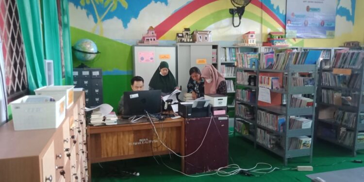 Persiapan Akreditasi Perpustakaan Sekolah, DPK Bina SDN 005 Bontang Utara