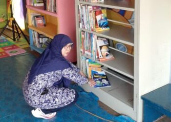 DPK Bontang Serahkan Buku Hibah ke Perpustakaan Malahing