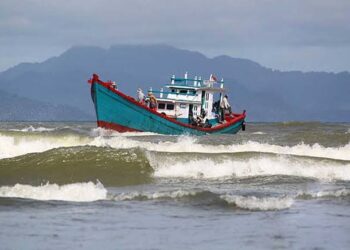 Waspada 3 Hari ke Depan, Gelombang di Perairan Kaltim Ini Diprediksi Capai 2,5 Meter