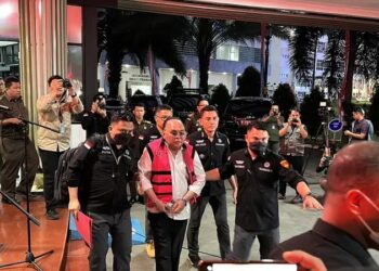 Mantan Bupati Kubar Ismail Thomas Ditahan Kejangung Terkait Kasus Izin Tambang