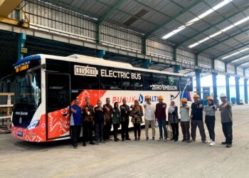 Siap Beroperasi, Bus Listrik Pupuk Kaltim Mejeng di Peresmian BRT Bandung Raya