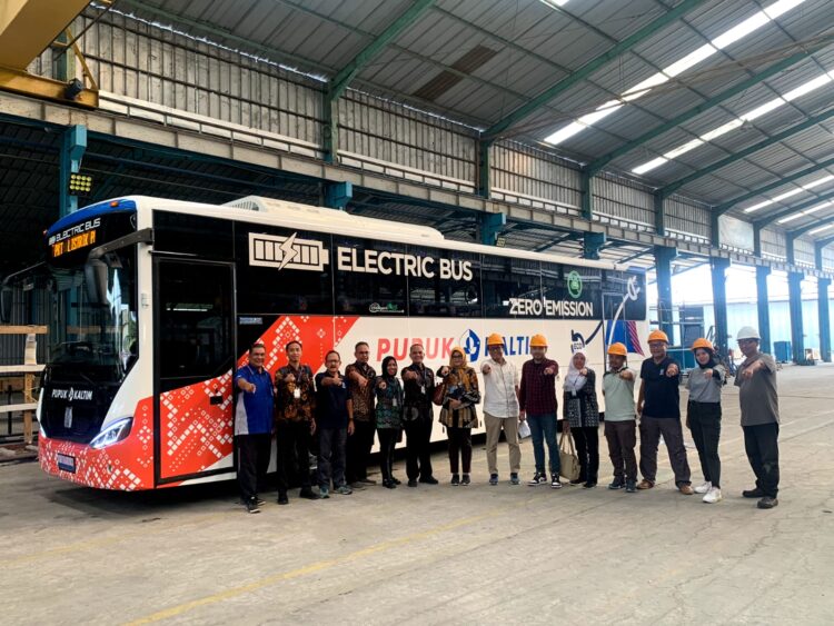 Siap Beroperasi, Bus Listrik Pupuk Kaltim Mejeng di Peresmian BRT Bandung Raya