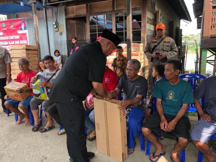 Pemkab Kukar Turunkan Bantuan Logistik untuk Korban Kebakaran di Muara Kaman