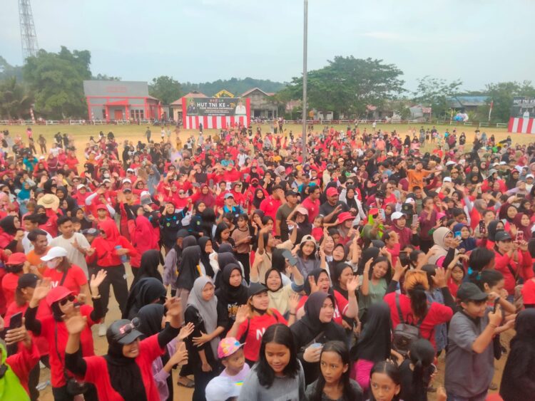 Senam Zumba Bareng Bupati Kukar, Warga Diajak Hidup Sehat