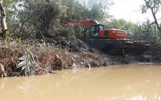 Warga Kelurahan Melayu Bersihkan Drainase, Cegah Banjir