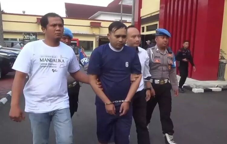 Emosi Dikelurkan dari Grup WA, Pelaku Tikam Admin Hingga Meninggal