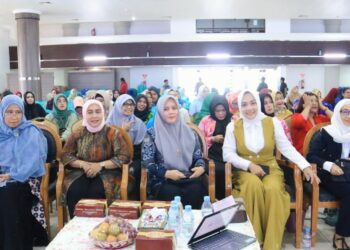 Hadiri Seminar Perempuan, Asti Mazar: Pendidikan Politik Sangat Penting