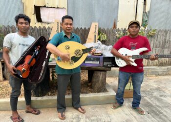 Realisasikan Aspirasi Warga Rantau Pulung, Joni Serahkan Bantuan Alat Musik