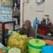 Seporsi Rp 8.000, Nasi Pecel di Pasar Tamrin Ini Pertahankan Resep Tradisi Sejak 1980-an