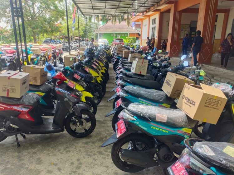 Motor RT di Bontang Barat Mulai Dibagikan, Diharap Kinerja Meningkat