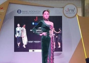 Batik Melayu Kutai Tampil Memukau di Jogja Fashion Week 2023