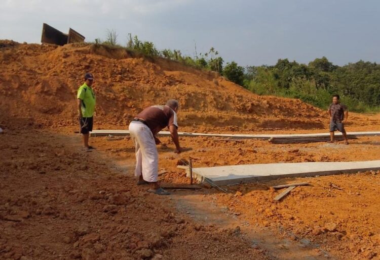 Jalan Desa Dibangun untuk Tingkatkan Ekonomi Desa Muara Leka