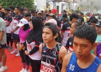 Rendi Solihin Lepas Peserta Tenggarong City Run 2023