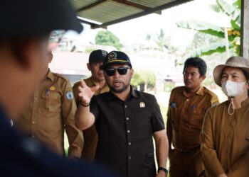 Tinjau Lokasi, Komisi III Desak Pemerintah Normalisasi Drainase di RT 14 Gunung Elai