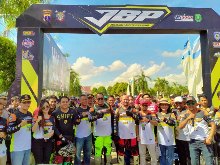 Gelar Jelajah Bukit Pelangi, Kasmidi Bulang Harap Dapat Tingkatkan Sektor Pariwisata Kutim