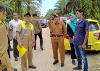 Lihat Langsung, Bupati Ardiansyah Tinjau Proyek Peningkatan Jalan Poros Selangkau Kaliorang
