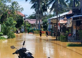 Sungai Sudah Diturap, Akses Jalan Warga Guntung Tetap Lumpuh Akibat Banjir, Ini Kata AH