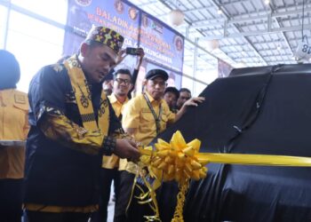 Ketua DPRD Kaltim Serahkan Mobil Ambulans untuk Baladika Mulawarman, Dorong Kontribusi Sosial