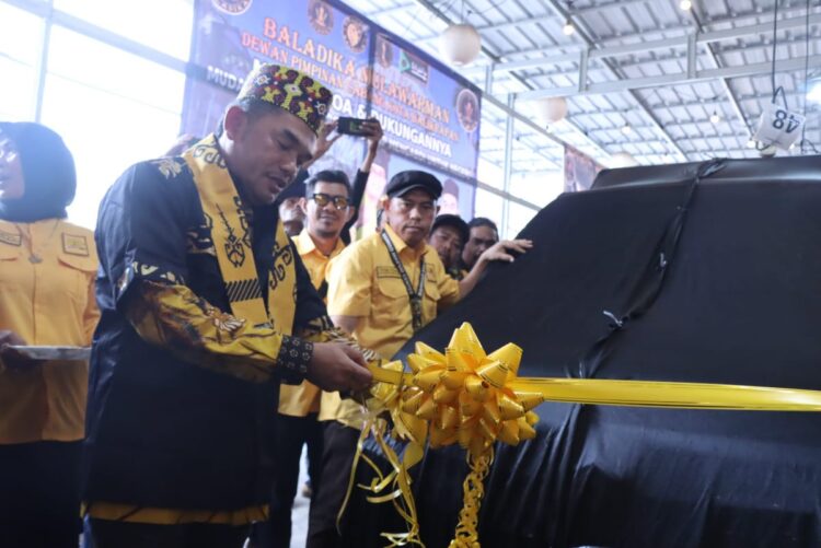 Ketua DPRD Kaltim Serahkan Mobil Ambulans untuk Baladika Mulawarman, Dorong Kontribusi Sosial