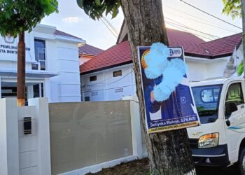 Banner Caleg Banyak Terpasang di Pohon, Bawaslu Bontang Tertibkan