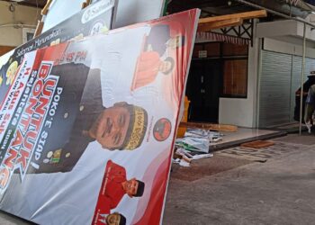 Satpol PP Turunkan Puluhan Baliho Bakal Calon Pilwali Bontang Tak Berizin
