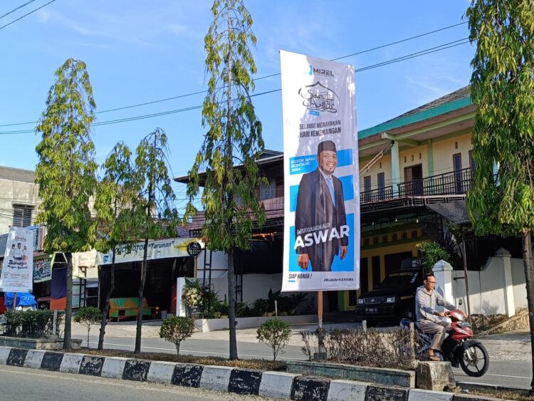 Sebar Baliho “Sosok Baru Bontang 2024” Aswar Bidik Kursi Wawali, Incar jadi Pasangan Neni