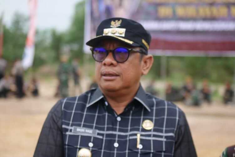 TNI Bangun Badan Jalan di Kampung Timur, Basri Apresiasi Kinerja Satgas TMMD