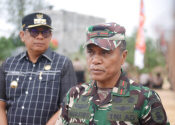 TNI Bangun Badan Jalan di Kampung Timur, Basri Apresiasi Kinerja Satgas TMMD