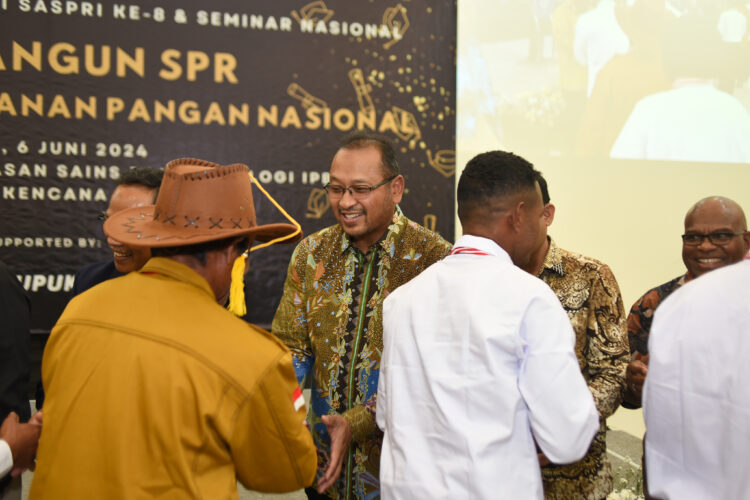 Perdana, Pupuk Kaltim Lepas 48 Wisudawan Lulusan Sekolah Pemberdayaan Rakyat (SPR) Fakfak