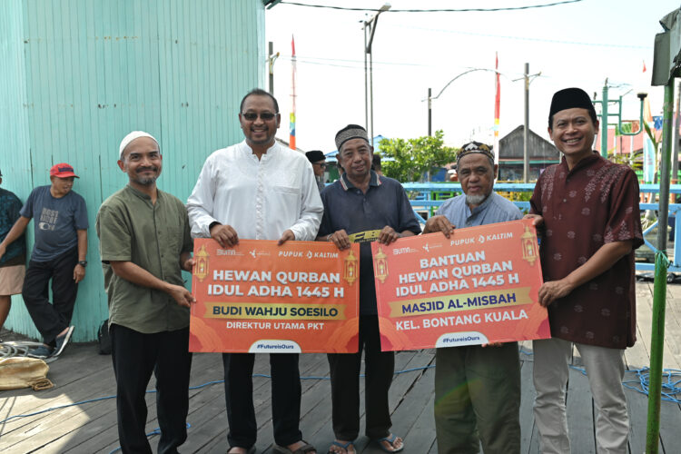 Berbagi Berkah Iduladha, Pupuk Kaltim Salurkan Bantuan Kesehatan & Hewan Kurban Bernilai Total Rp 1,3 Miliar