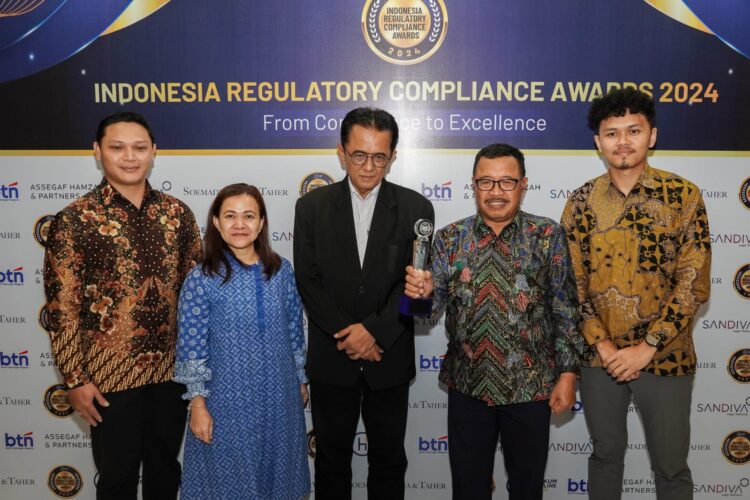 Jalankan Bisnis Sesuai Regulasi, Pupuk Kaltim Boyong Dua Penghargaan IRCA 2024