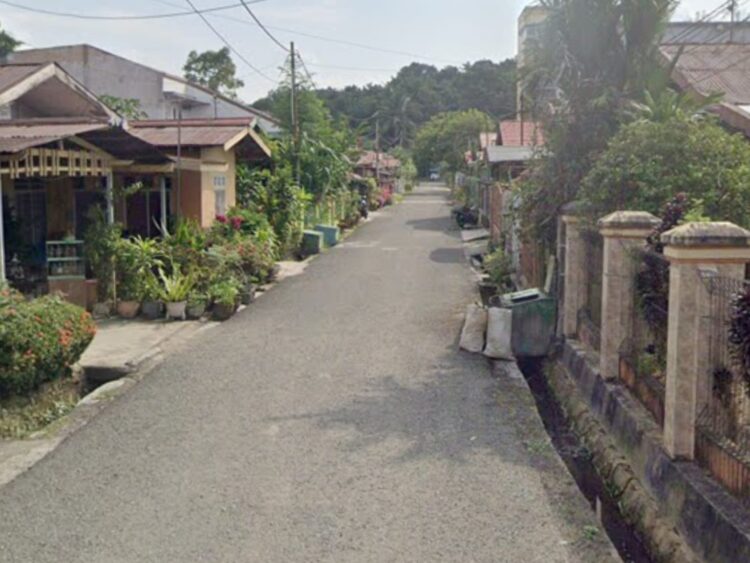 Basri Perintahkan PUPRK Tinjau Jalan di Perum HOP 3, Tak Tersentuh Pengaspalan