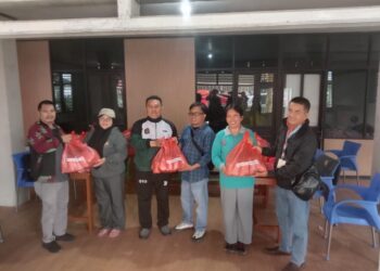 Respon Cepat Banjir Guntung, Pupuk Kaltim Salurkan 500 Paket Makanan Bagi Warga Terdampak