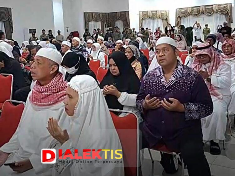 150 Jamaah Haji Bontang Tiba, Disambut Haru Wali Kota dan Keluarga