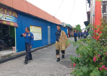 Korsleting Kabel Listrik Bikin Warga Berbas Panik, Damkar Sempat Meluncur