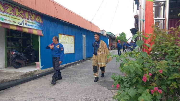Korsleting Kabel Listrik Bikin Warga Berbas Panik, Damkar Sempat Meluncur