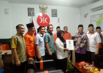 Partai yang Merapat ke Neni Bertambah, Giliran PKS dan Gerindra Beri SK Dukungan 