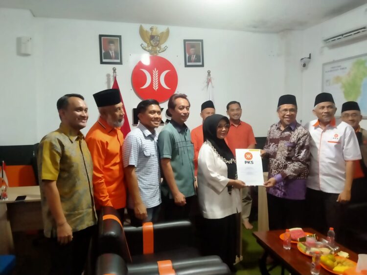 Partai yang Merapat ke Neni Bertambah, Giliran PKS dan Gerindra Beri SK Dukungan