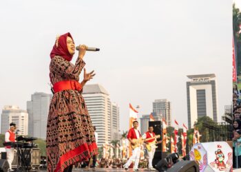 Penyanyi Asal Bontang Ini Sukses Hibur Warga Jakarta di Gemilang Silang Monas 2024