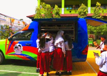Perpustakaan Keliling Tingkatkan Minat Baca Siswa SDN 008 Bontang Utara