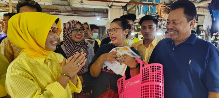 Neni Kunjungi Pasar Taman Rawa Indah di Hari Keempat Kampanye, Pedagang Antusias