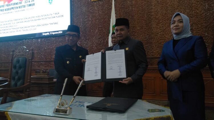 DPRD Kutim Gelar Dua Rapat Paripurna, Bahas Perubahan KUA dan RPJD