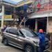 Tiang Listrik Tumbang Timpa Garasi Warga Api-api, Satu Mobil Ringsek