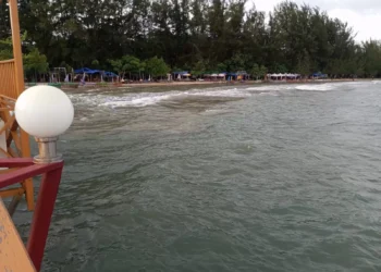 BMKG: Waspada 14-16 Januari, Pasang Laut di Perairan Kaltim Diprediksi Capai 2,8 Meter