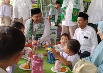 DPC Gerindra Bontang Bagi 700 Paket Makan Sehat di Sekolah Hidayatullah