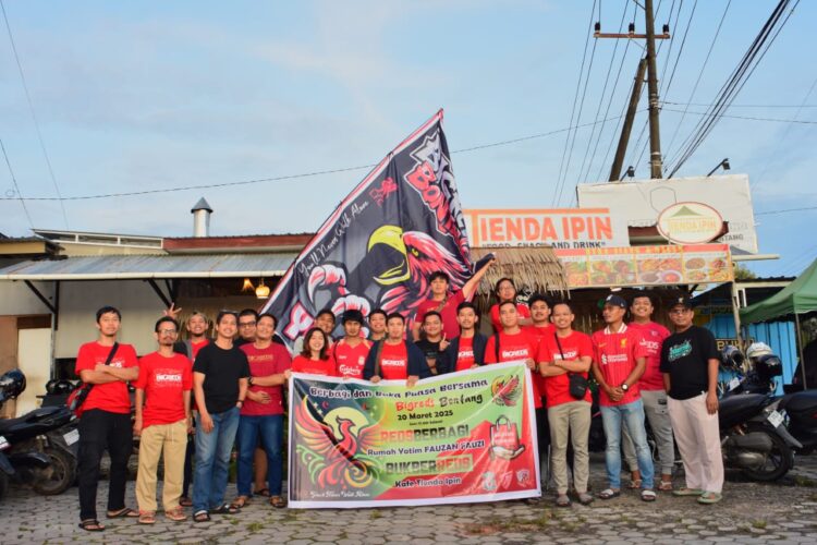 Tebar Kebahagiaan Ramadan, Big Reds Bontang Gelar Bakti Sosial di Panti Asuhan