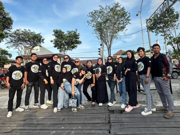 Berkah Ramadan, Bontang Singer Community Berbagi Ratusan Takjil