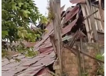 Bagian Belakang Ex Gedung Bioskop Loktuan Ambruk Diterpa Angin & Hujan